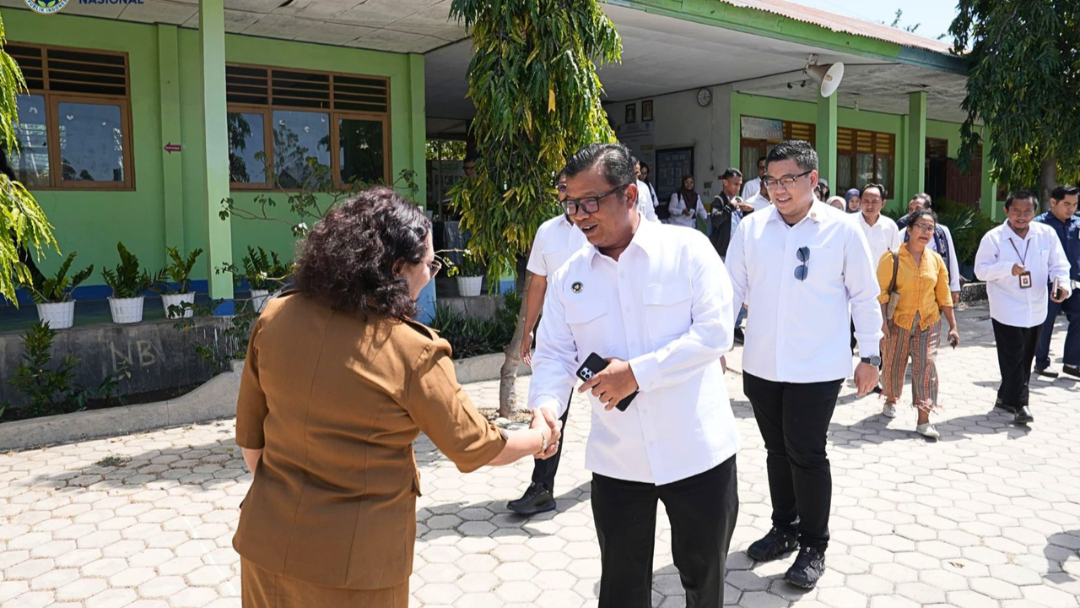 BGN Asahan Bersama BPOM dan PCO RI Tinjau Pelaksanaan MBG di Kupang