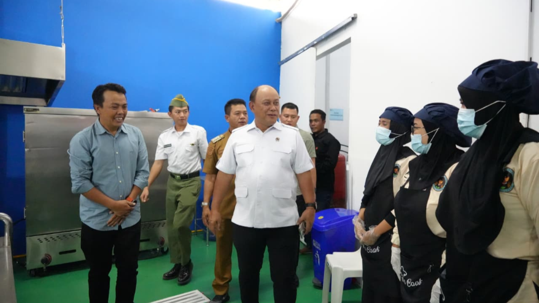 Dorong Ekonomi Rakyat melalui MBG, Kepala BGN Asahan Pantau SPPG di Bandung